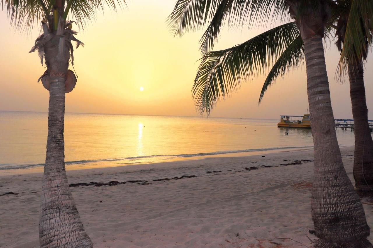 Hotel Posada Seremein ,West Bay ,Roatan Экстерьер фото