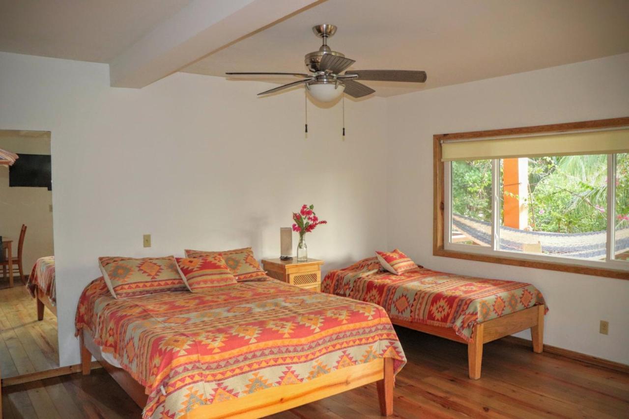Hotel Posada Seremein ,West Bay ,Roatan Экстерьер фото