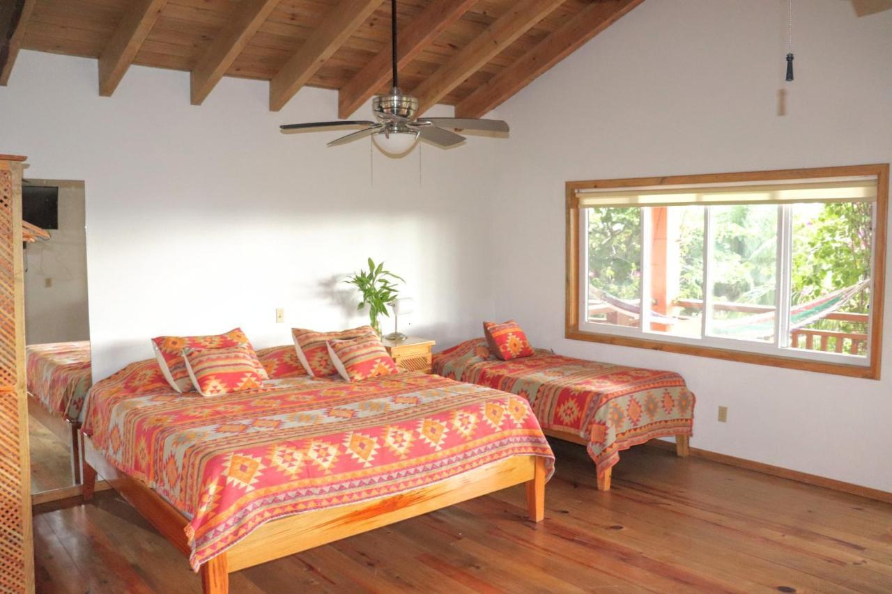 Hotel Posada Seremein ,West Bay ,Roatan Экстерьер фото
