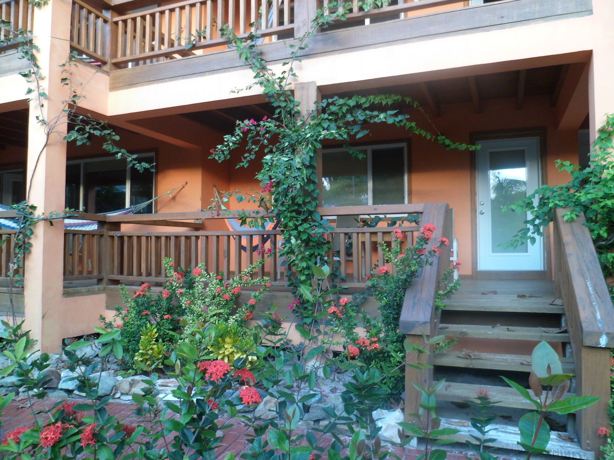 Hotel Posada Seremein ,West Bay ,Roatan Экстерьер фото
